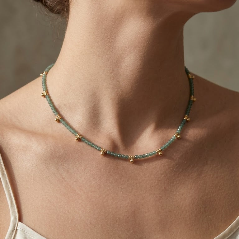Light Green and Polished Gold Cluster Choker